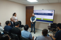 El Dr. Miguel A. Morales Zapata, durante su presentación como expositor de la conferencia. Se observa al Dr. Miguel A. Morales Zapata, durante su participación como expositor en la conferencia Inteligencia Artificial Aplicada a la Investigación Experimental en Ingeniería, ofrecida a colaboradores del Centro Experimental de Ingeniería.
