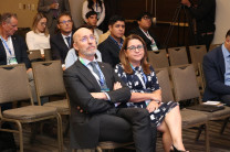 La Dra. Lilia Muñoz, Vicerrectora de la VIPE junto a el Embajador de Italia en Panamá, S. E. Fabrizio Nicoletti.