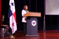 La Dra. Ángela Laguna Caicedo, Rectora de la UTP dió las palabras de inauguración oficial.