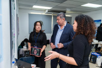 Autoridades recorren la exhibición. Autoridades participan en la exhibición de la JIC UTP 2026 en el Centro Regional de Coclé.