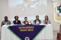 Autoridades del Centro Regional de Panamá Oeste, y del Colegio San Martín de Porres participan de la Conferencia.