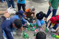 Durante la jornada se promovió la correcta separación de materiales reciclables y la adopción de prácticas sostenibles desde el entorno familiar, contribuyendo al fortalecimiento de la conciencia ambiental en la provincia. Durante la jornada se promovió la correcta separación de materiales reciclables y la adopción de prácticas sostenibles desde el entorno familiar, contribuyendo al fortalecimiento de la conciencia ambiental en la provincia.