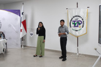 Jóvenes Alvis Sánchez y Stella Ibarra, estudiantes de la Licenciatura en Desarrollo de Software