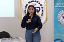 Mgtr. Alexandra González.