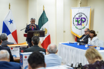 Dr. Eduardo Ortega Barría, secretario nacional de la SENACYT.