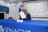 Dr. Eduardo Ortega Barría, secretario nacional de la Senacyt.