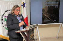 La Mgtr. Kathya Baruco, directora de la Editorial Tecnológica.