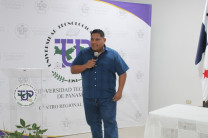Lic. Marcial Arias, expositor 