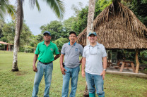 Lic. Rafael Espinoza, Sr. Joel Guardia y Dr. Francisco Arango.