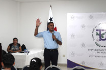 Expositor Licdo. Heriberto García G., psicólogo.