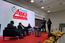 Los panelistas respondieron las preguntas de los estudiantes Luis Aguilar y Ana Gutiérrez
