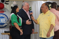 S.R.M Milena Bolaños, junto al Dr. Aizpurúa durante una entrevista.