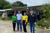 Mabelis Valdés, Dr. Francisco Arango, Carla Calderón y Richard González.