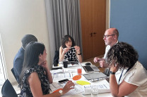 Dra. Mack moderó la mesa de trabajo sobre ambiente y clima.