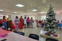Madres del Centro Regional de Panamá Oeste participan de actividades de modelaje y canto. 