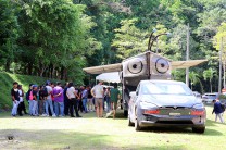 La Mariposa Solar es una caravana con un carro eléctrico, impulsado por energía de paneles solares la energía de paneles solares.