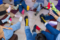 Esta acción busca sensibilizar a la comunidad universitaria sobre la importancia de promover un trato justo y equitativo para todas las personas, resaltando que la diversidad es un valor que fortalece la convivencia social.