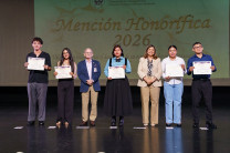 La Vicerrectora Académica, Dra. Mirtha Moore y el Secretario General, Ing. José Varcasía participaron en la ceremonia de entrega de certificados.