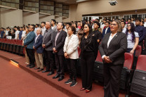 Autoridades de la UTP participaron de la entrega de los  certificados de reconocimientos a los estudiantes.