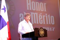 El Rector de la UTP, Dr. Oscar Ramírez hizo énfasis en la excelencia educativa.