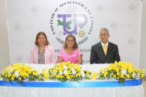 Mgtr. Luis Blanco, estudiante Katia Quiros e Ing. Efrain Conte.