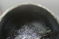 Mezcla de concreto con adición de fibras poliméricas.