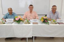 Mgtr. Carlos González, Dr. Francisco Arango y Mgtr. Miguel López. Mgtr. Carlos González, Dr. Francisco Arango y Mgtr. Miguel López.
