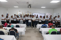 Mgtr. Miguel López y Dr. Francisco Arango y estudiantes.