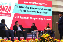 Los panelistas respondieron las preguntas de los estudiantes Luis Aguilar y Ana Gutiérrez