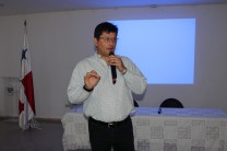 Mgtr. Leandro Espinoza, expositor.