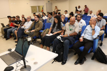 Salón de conferencias del ELII. Salón de conferencias del ELII.