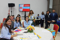Miembros del Grupo de Investigación Coclé Avanza organizando el evento