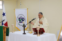 Misa cargo de Monseñor José Domingo Ulloa.
