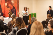 Dra. Ángela Laguna Caicedo, Rectora de la UTP, dio unas palabras en memoria a quien en vida fue un inolvidable amigo y rector. Dra. Ángela Laguna Caicedo, Rectora de la UTP, dio unas palabras en memoria a quien en vida fue un inolvidable amigo y rector.