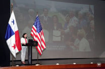 Dra. Frances Colón, invitada especial de la Casa Blanca.