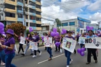 Caminata en las calles principales de La Chorrera del Día Internacional de la Eliminación de la Violencia Contra la Mujer.