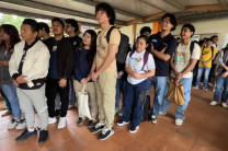 Estudiantes del Centro Regional conmemoran el inicio de las fiestas Patrias.