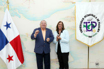 El Dr. Omar Aizpurúa junto a Ana Patricia Graça de la ONU Panamá.