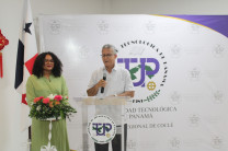 Palabras de bienvenida por el Ing. Efraín Conte, director del Centro Regional de Coclé