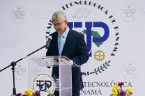 Palabras de bienvenida por el Ing. Efraín Conte, Director del Centro Regional de Coclé.