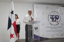 Palabras por el Ing. Efraín Conte, director del Centro. Palabras por el Ing. Efraín Conte, director