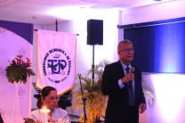 Palabras de bienvenida por el Ing. Efraín Conte, director del Centro Regional de Coclé.