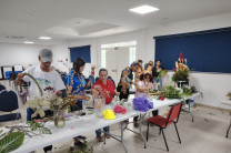 Participación activa en la confección de arreglos.