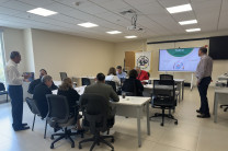 Los talleres se desarrollaron bajo un enfoque prospectivo, permitiendo identificar prioridades estratégicas, brechas críticas y oportunidades de mejora.