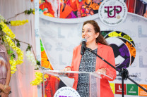 H. S. Elena González. La inauguración contó con la presencia de H.S. Elena González, directora del Centro Cultural de la embajada de España en Panamá.