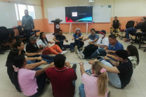 Participantes durante una de las actividades prácticas realizadas como parte de la jornada de capacitación. Participantes durante una de las actividades prácticas realizadas como parte de la jornada de capacitación.