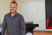 El Dr. José Danilo Robles desarrolló dinámicas participativas orientadas al fortalecimiento del trabajo en equipo y el liderazgo. El Dr. José Danilo Robles desarrolló dinámicas participativas orientadas al fortalecimiento del trabajo en equipo y el liderazgo.
