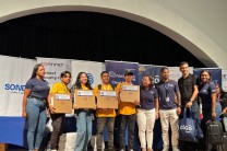 Grupo Hyper Bits, integrado por los estudiantes: Daniela De León, Juan González, Gilberto Molinar, José García, resultaron ganadores del segundo lugar del Hackathon 2023.