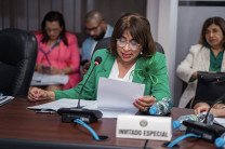 La rectora de la UTP, Dra. Ángela Laguna C. sustentó el informe del presupuesto solicitado.