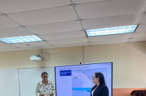 La Dra. Nacarí Marín, en representación del Ing. Lilio Villareal, docente de la asignatura Sistemas de Potencia, dio las palabras de inicio y cierre de este seminario.